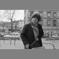 Germaine Aziz, avril 1980, rue de Lorraine ( © Photo Christian Poulin - 0017)