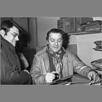 Coluche, Serge July, 04 novembre 1980, rue de Lorraine ( © Photo Christian Poulin - 0283)