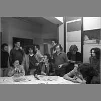 Christian Hennion, Fabien Roland-Levy, Jean-Marcel Bouguereau, Stéphane Indjeyan, Dimitri Provis, Jean-Claude Zagdoun, Maurice Najman, Ricardo Ustaroz, Michel Raichman, Zina Rouabah, 23 février 1981, réunion dernier numéro ( © Photo Christian Poulin - 0546)